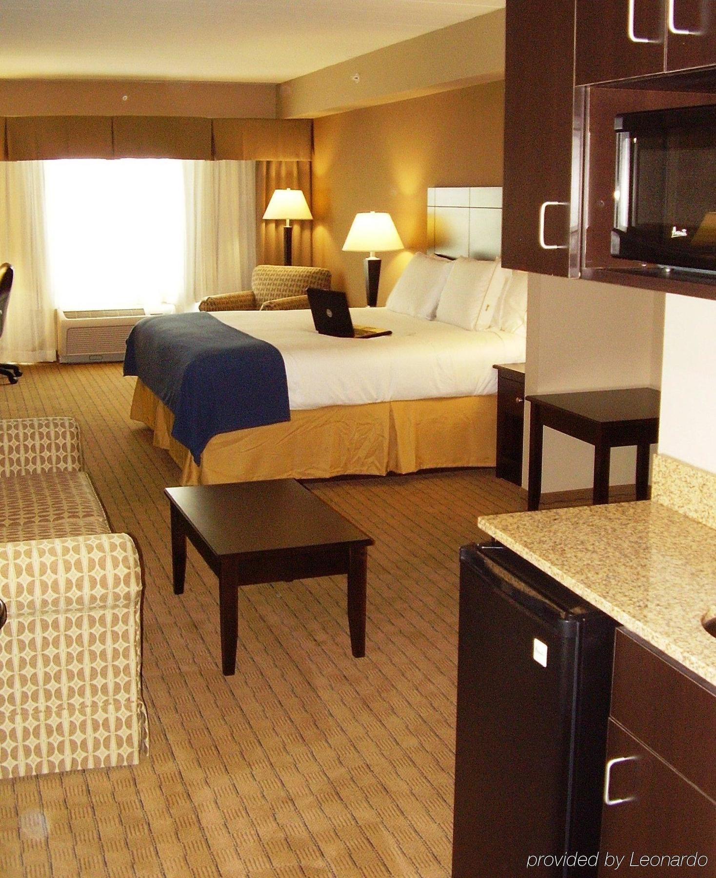 Holiday Inn Express Hotel & Suites Fort Myers East - The Forum, An Ihg Hotel Kamer foto